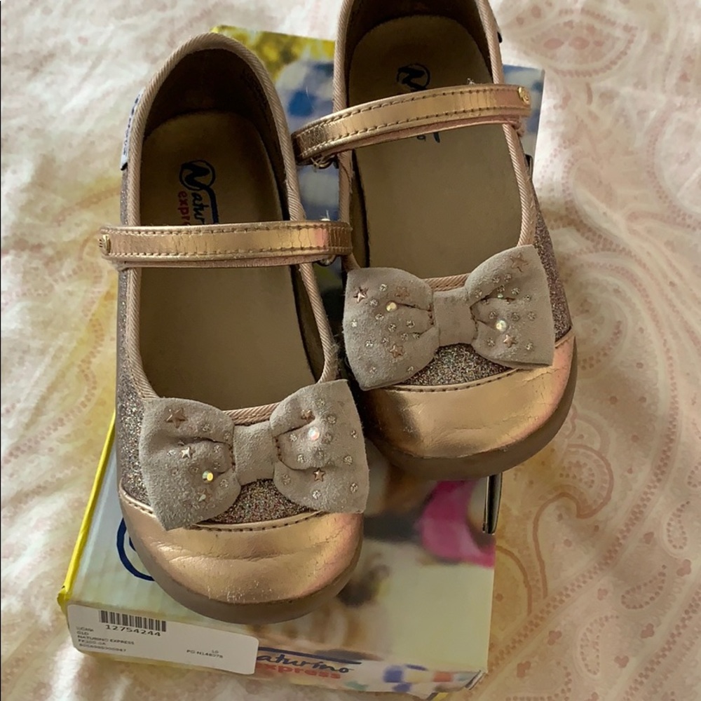 Size 10 Naturino sparkle dress shoes!